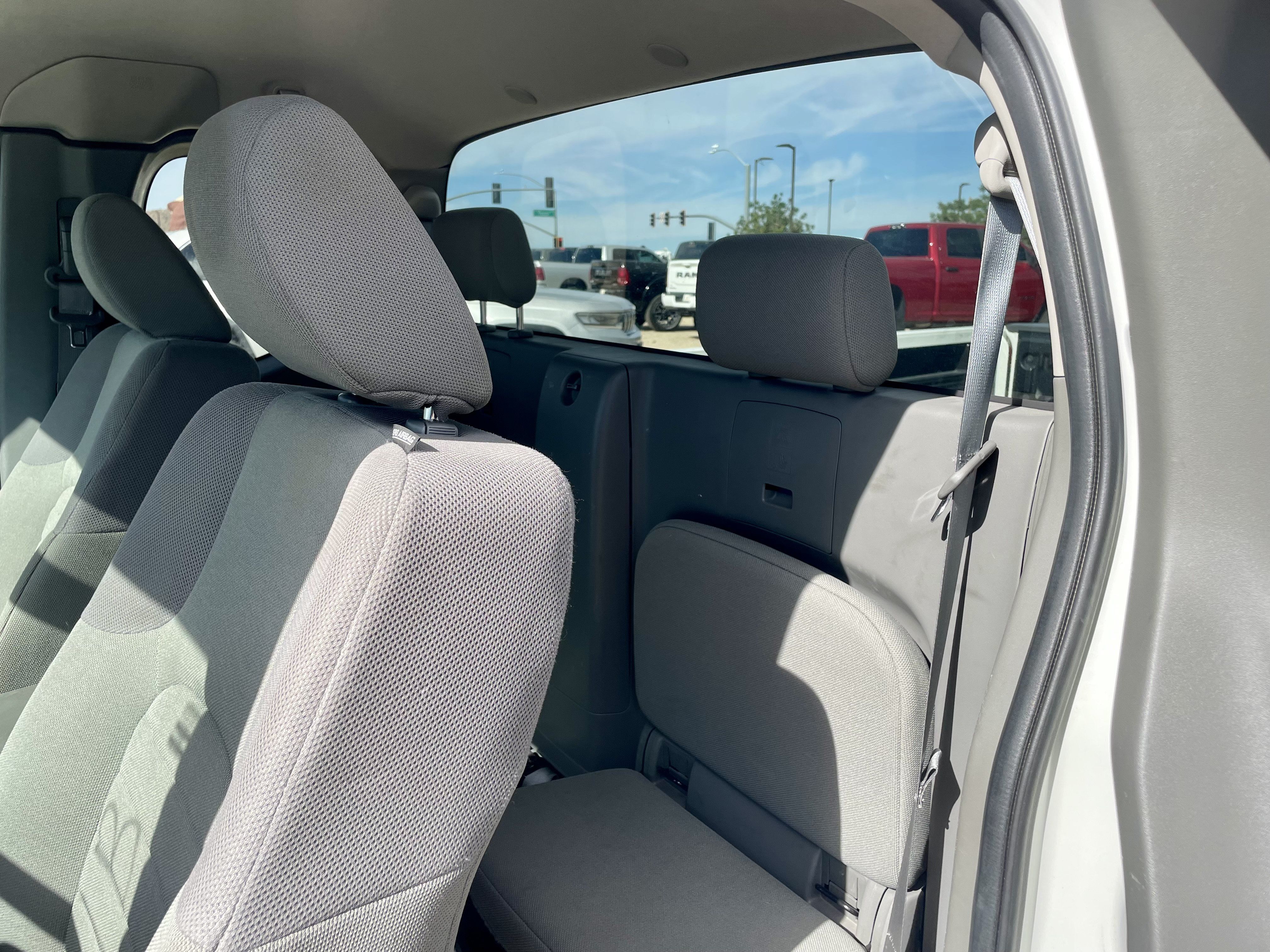 Used 2020 Nissan Frontier S RWD image 11