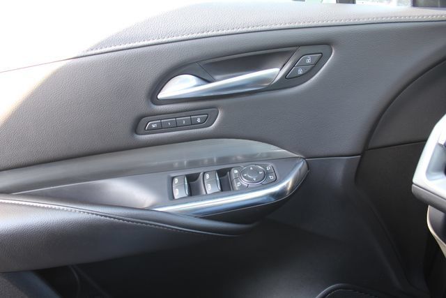 Used 2025 Cadillac XT4 Premium Luxury FWD image 35
