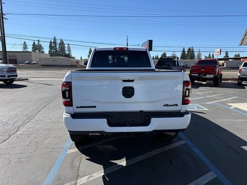 Used 2021 RAM 2500 Laramie w/ Night Edition AWD/4WD image 5