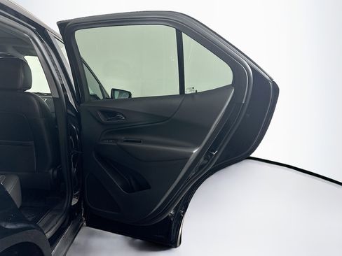 Used 2021 Chevrolet Equinox LT image 32