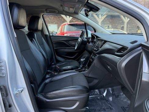 Used 2021 Buick Encore Preferred image 19