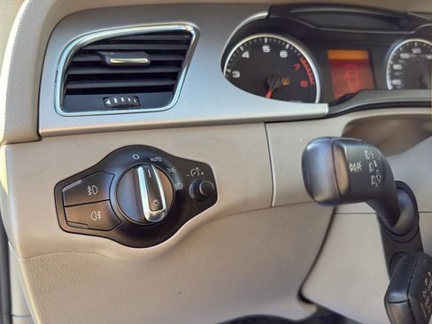 Used 2009 Audi A4 2.0T Premium Plus image 16