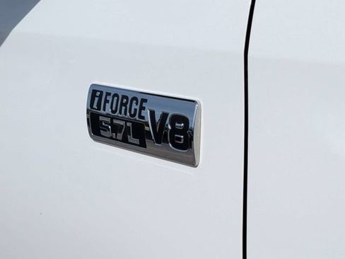 Used 2017 Toyota Tundra SR5 AWD/4WD image 11