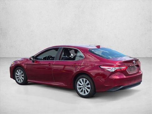Used 2019 Toyota Camry LE FWD image 7