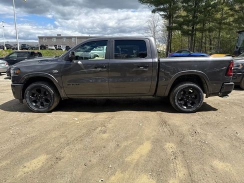 New 2026 RAM 1500 4x4 Crew Cab image 2