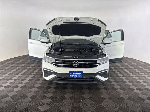 Used 2022 Volkswagen Tiguan SE AWD/4WD image 14
