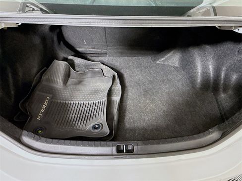 Used 2019 Toyota Corolla LE image 26