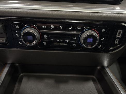 Used 2024 Chevrolet Silverado 2500 High Country w/ High Country Premium Package image 24