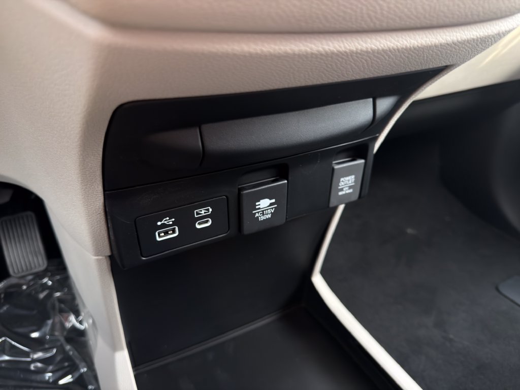 Certified 2026 Honda Odyssey Elite image 37