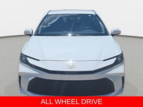 Used 2025 Toyota Camry LE AWD/4WD image 2
