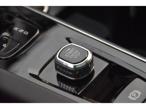 New 2026 Volvo XC60 B5 Plus w/ Protection Package Premier image 37