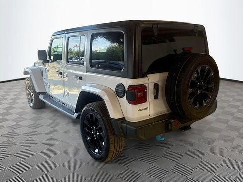 Used 2023 Jeep Wrangler Unlimited Sahara w/ Cold Weather Group AWD/4WD image 8