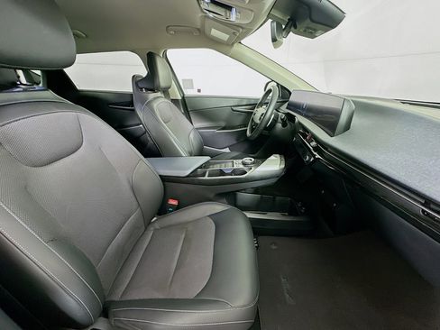 Used 2024 Kia EV6 Light RWD image 30