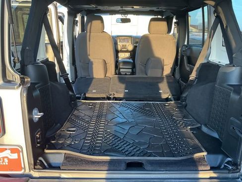Used 2018 Jeep Wrangler Unlimited Sport S image 39