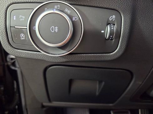 Used 2023 Alfa Romeo Stelvio Sprint RWD image 18