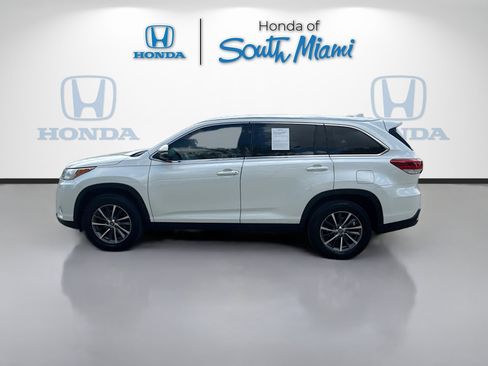 Used 2019 Toyota Highlander XLE image 4