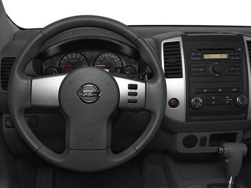 Used 2013 Nissan Frontier SV w/ SV Value Truck Pkg RWD image 4