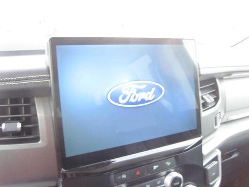 Used 2024 Ford Expedition Max XLT image 14