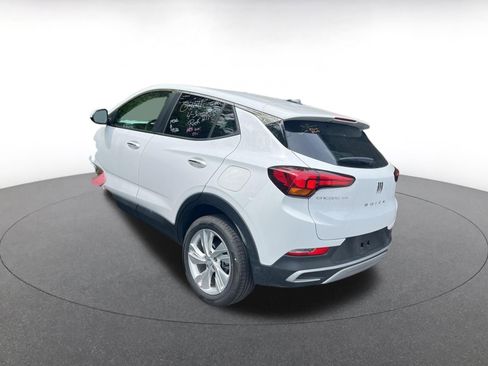 Used 2025 Buick Envista Preferred image 2