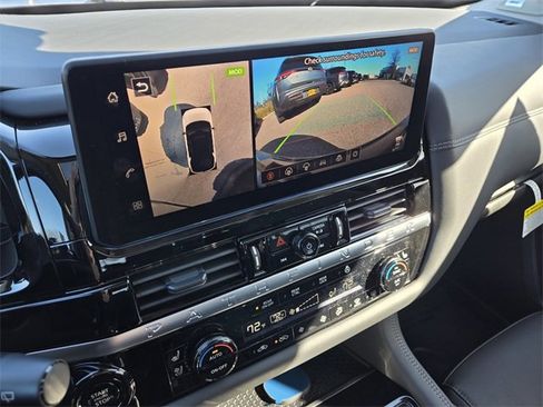 New 2026 Nissan Pathfinder Platinum image 7