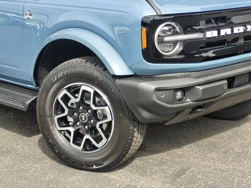 New 2025 Ford Bronco Outer Banks image 6