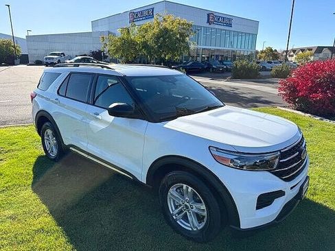 Used 2021 Ford Explorer XLT image 25