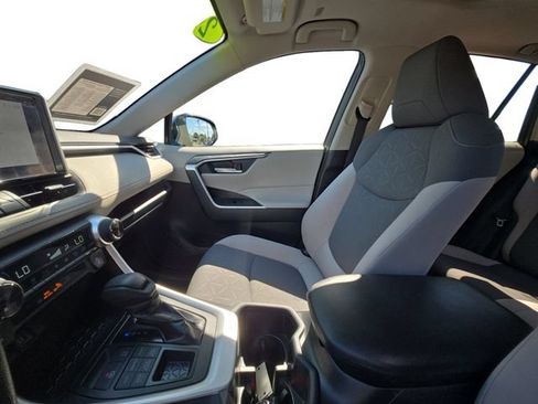 Certified 2025 Toyota RAV4 XLE w/ Convenience Package AWD/4WD image 11