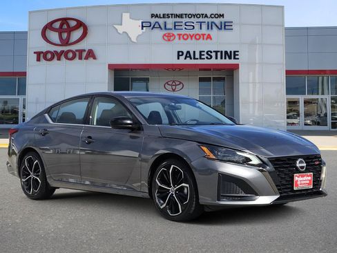 Used 2024 Nissan Altima 2.5 SR FWD image 1
