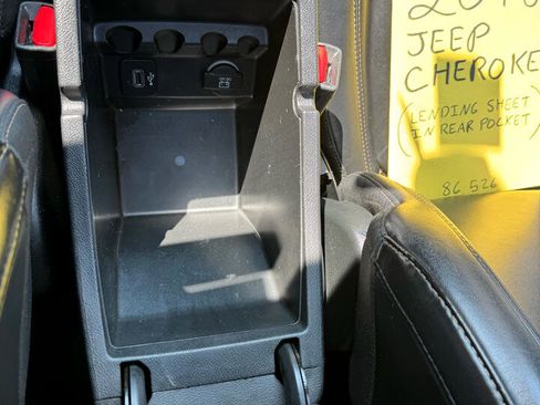 Used 2018 Jeep Cherokee Limited w/ High Altitude Package image 13