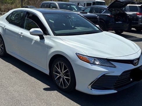Used 2021 Toyota Camry XLE AWD/4WD image 1
