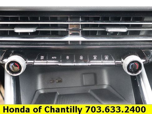 Used 2024 Chevrolet Traverse LT w/ Enhanced Driving Package image 15