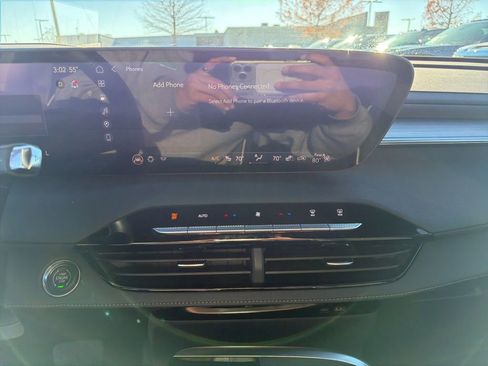 Used 2025 Buick Enclave Preferred image 20