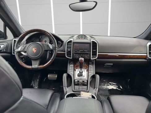 Used 2014 Porsche Cayenne GTS image 17