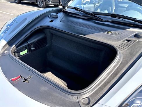 Used 2024 Porsche 718 Boxster RWD image 32