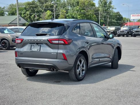 Used 2023 Ford Escape ST-Line w/ Tech Pack #1 AWD/4WD image 7