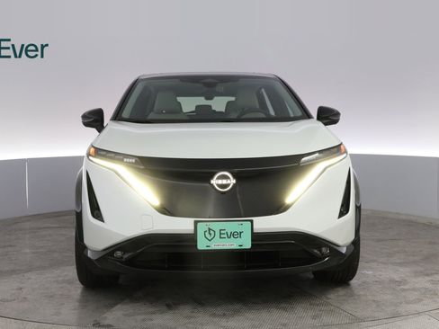 Used 2024 Nissan Ariya AWD image 12