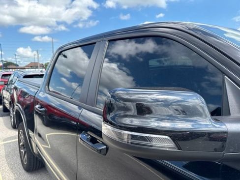 Used 2025 RAM 1500 Laramie AWD/4WD image 12