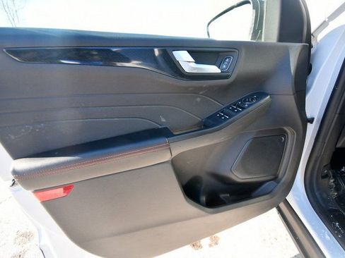 Used 2025 Ford Escape ST-Line AWD/4WD image 23