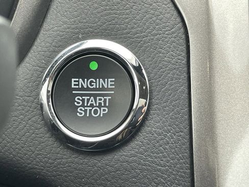 Used 2019 Ford Fusion SEL image 28