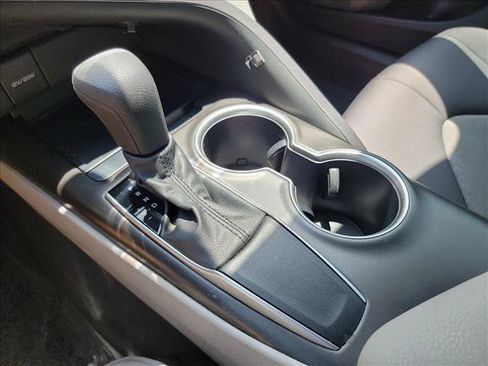 Used 2021 Toyota Camry LE FWD image 19