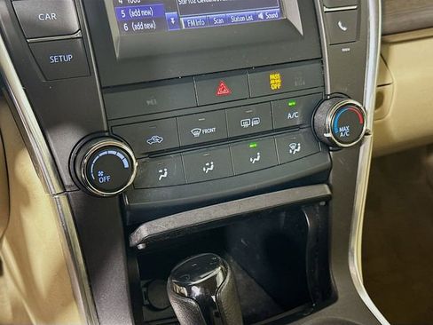 Used 2017 Toyota Camry LE image 16
