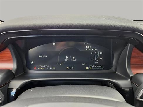 Used 2022 Lincoln Aviator Reserve image 28