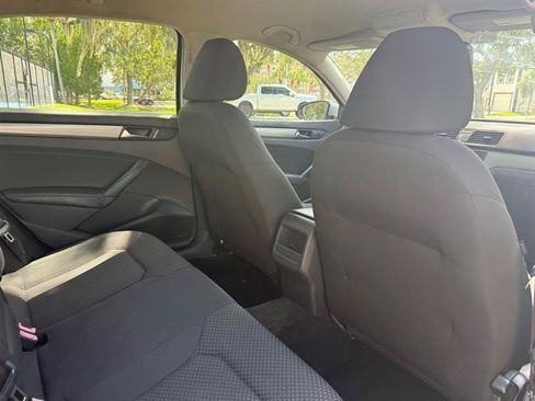 Used 2012 Volkswagen Passat 2.5 S FWD image 16
