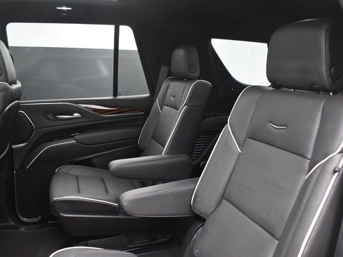 Certified 2024 Cadillac Escalade Premium Luxury w/ Performance Package AWD/4WD image 29