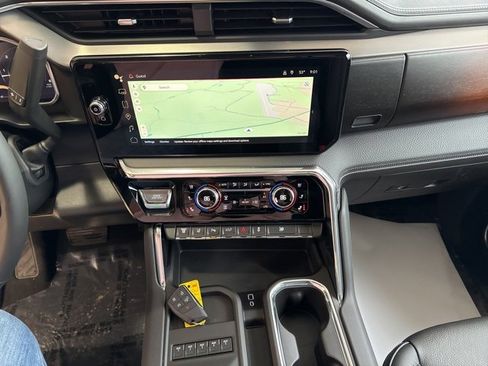 New 2026 GMC Sierra 3500 Denali w/ Denali Reserve Package image 25