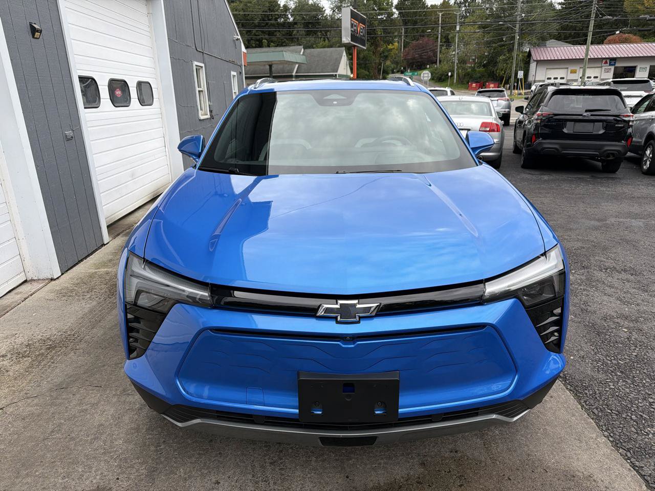 Used 2025 Chevrolet Blazer EV LT AWD/4WD image 2