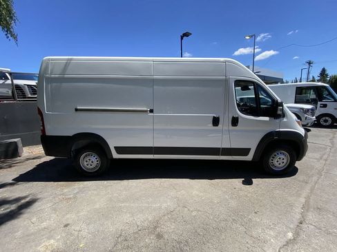 Used 2026 RAM ProMaster 2500 w/ Convenience Group FWD image 7