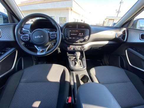 Used 2025 Kia Soul LX w/ LX Technology Package image 32