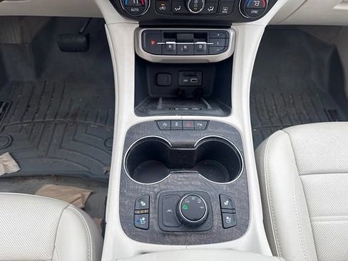 Used 2020 GMC Acadia Denali w/ Trailering Package AWD/4WD image 13