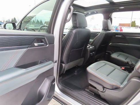 Used 2025 GMC Acadia AT4 w/ Super Cruise Package image 22